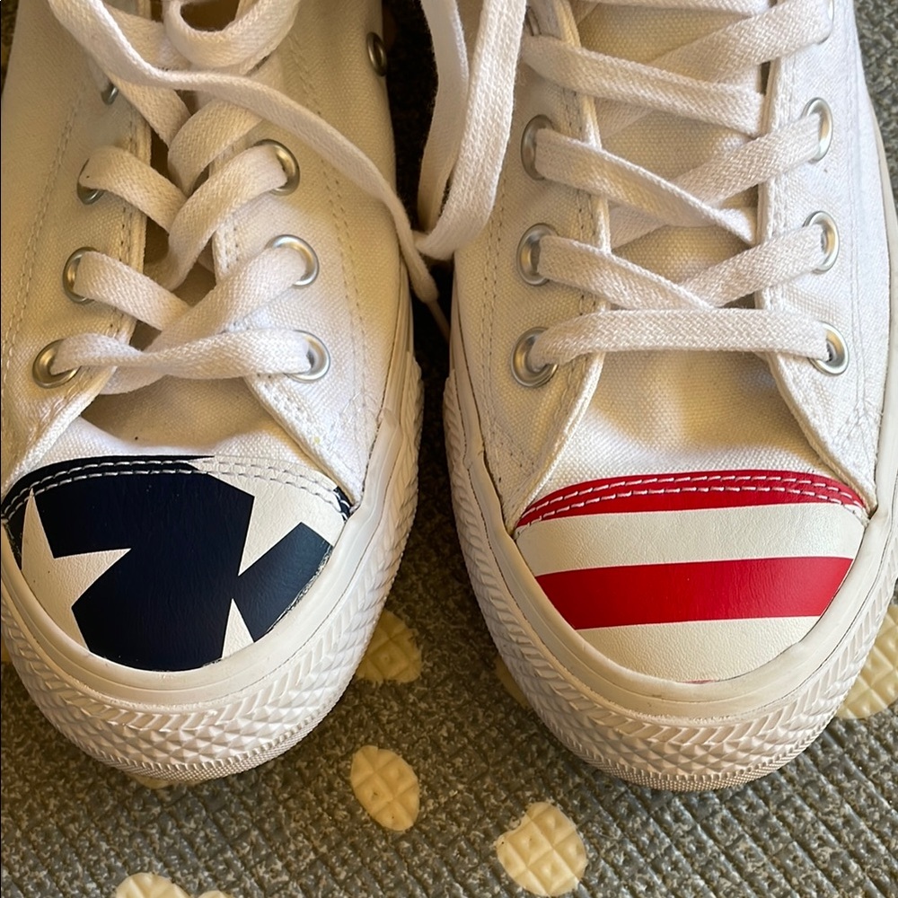 Converse White High-Top Sneakers with Star and Stripe Design - Picture 2 of 6